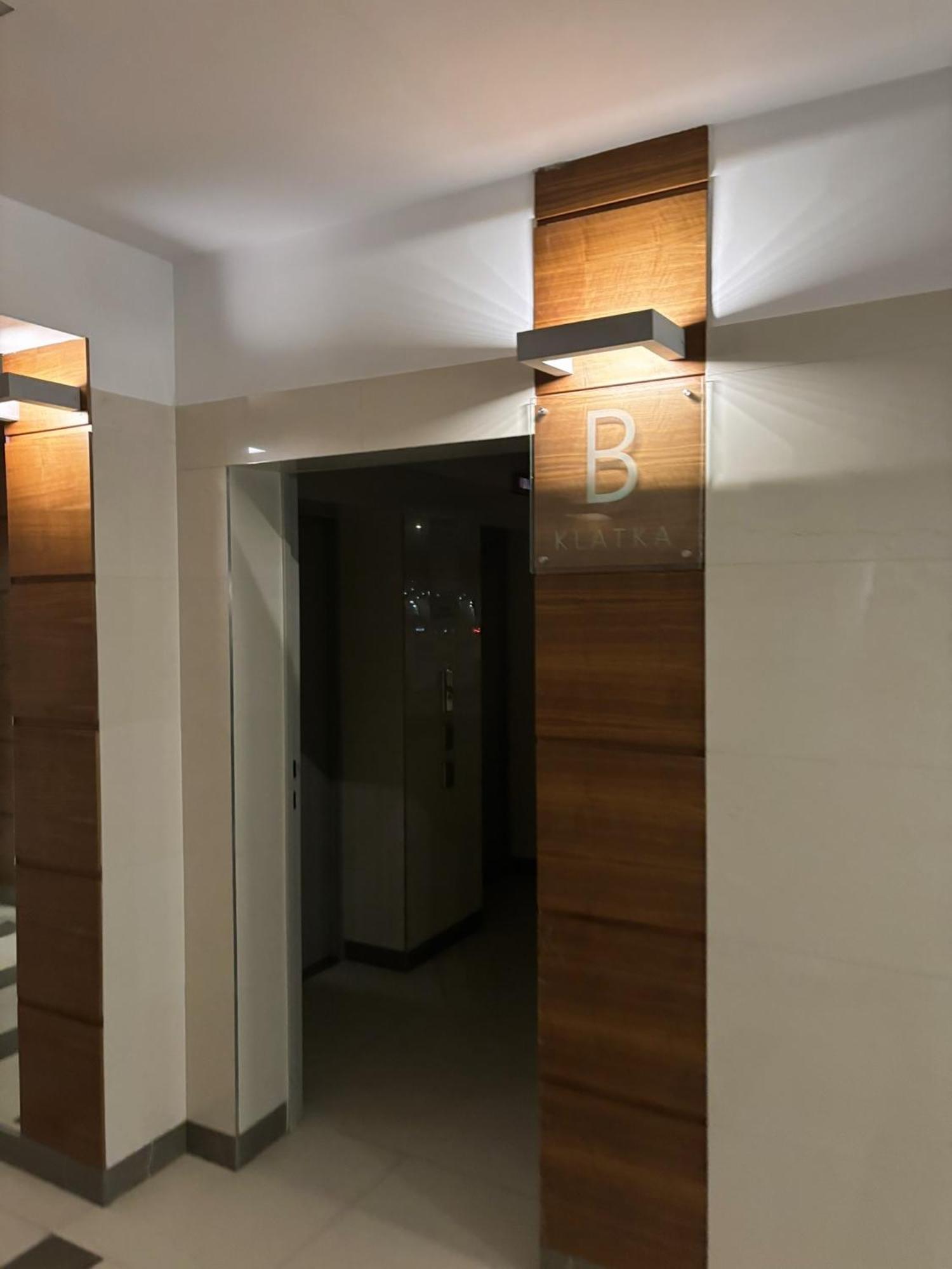 Project Comfort Apartament Zygmunta Slominskiego 5/64 Warschau Buitenkant foto